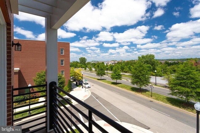 Foto del edificio - 737 Diamond Ave