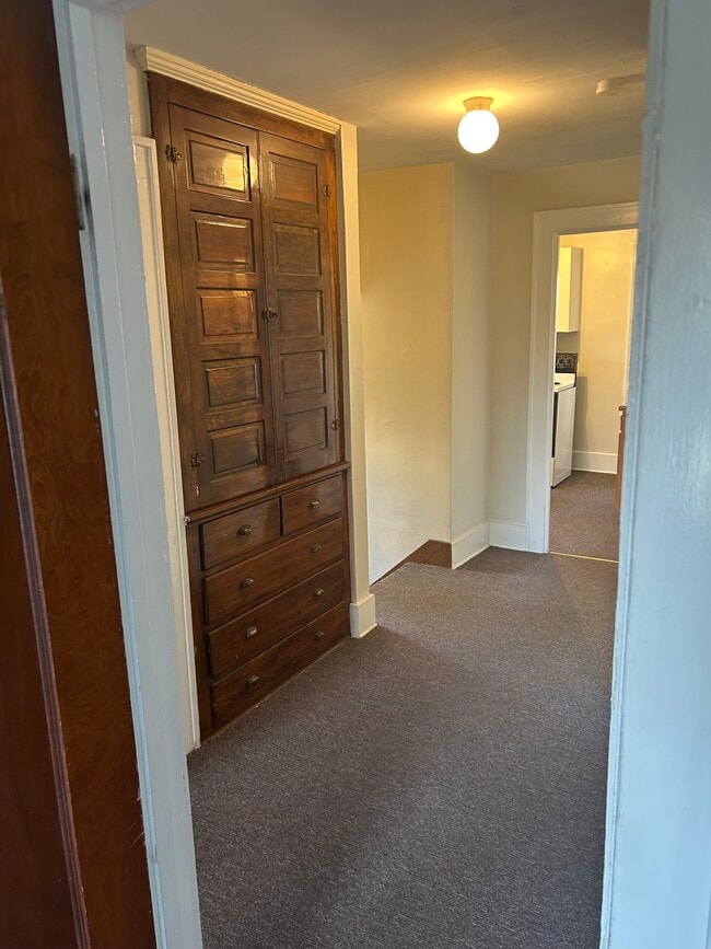 Building Photo - 1129 Brown Ave