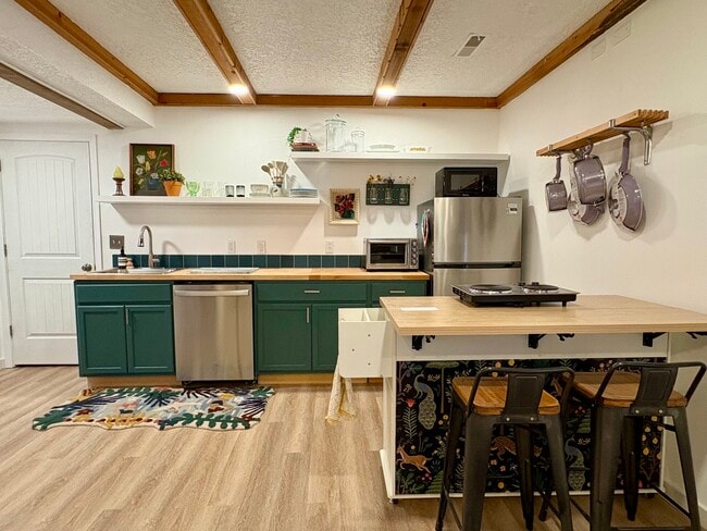 Building Photo - 1910 NW 108th Ave