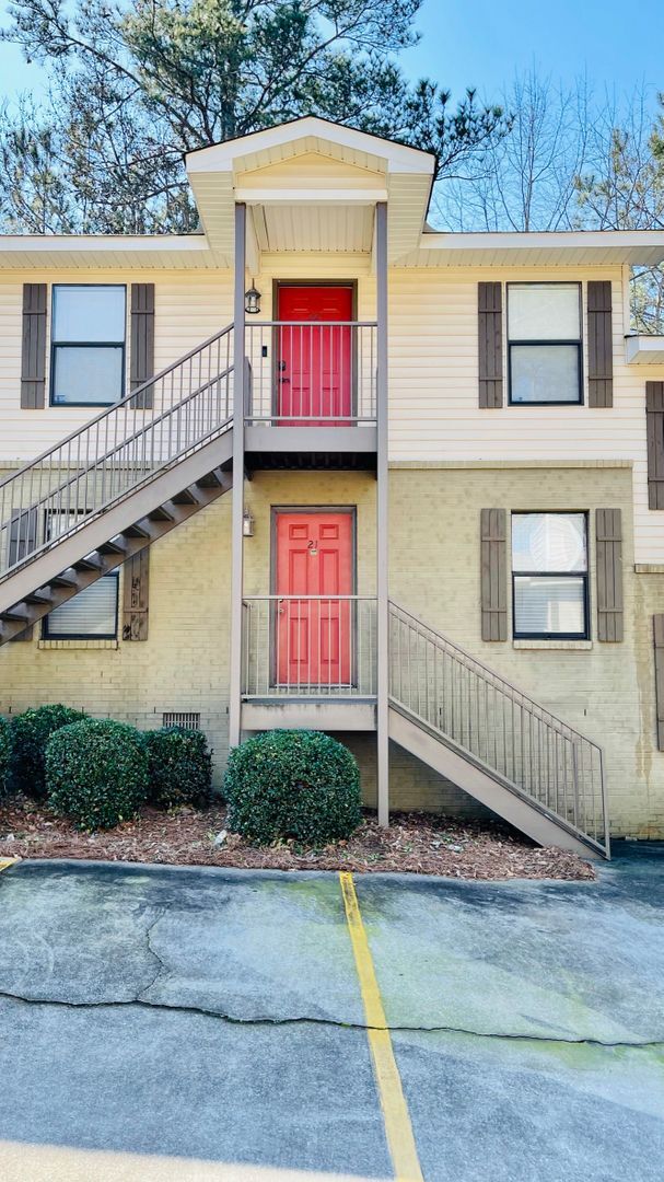 Building Photo - 449 N Donahue Dr