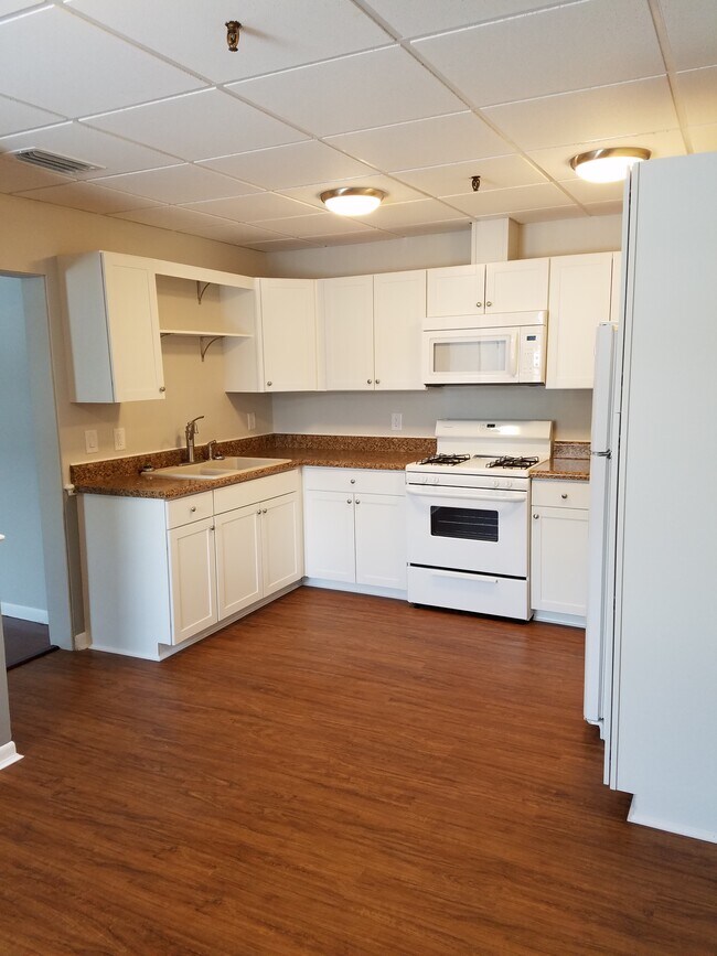 Foto del edificio - 115 E 4th Ave