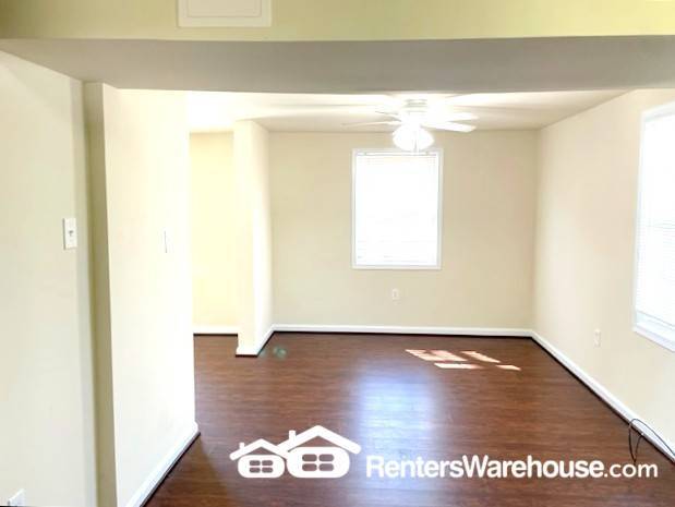 Building Photo - 1335 CHAPELVIEW Dr
