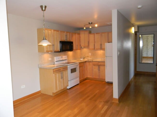 Building Photo - 10222 S 84th Terrace