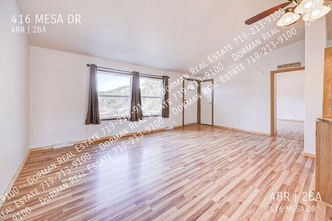 Foto del edificio - 416 Mesa Dr