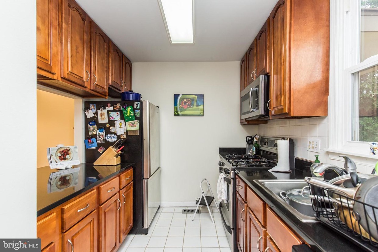 Foto principal - 2501 Christian St