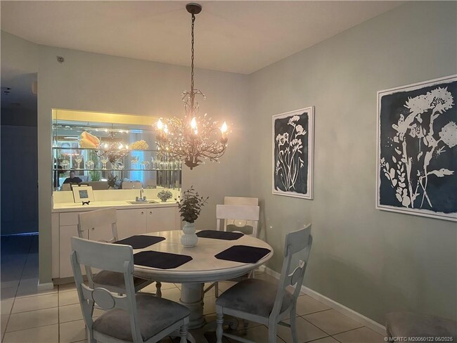 Foto del edificio - 6121 SE Landing Way