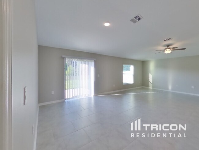 Foto del edificio - 34028 Sky Blossom Cir