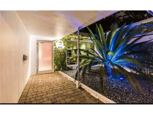 Building Photo - 5811 Lagorce Dr