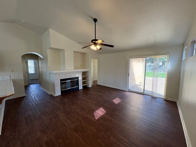 Building Photo - Spacious Cul de sac Farmersville Home Avai...