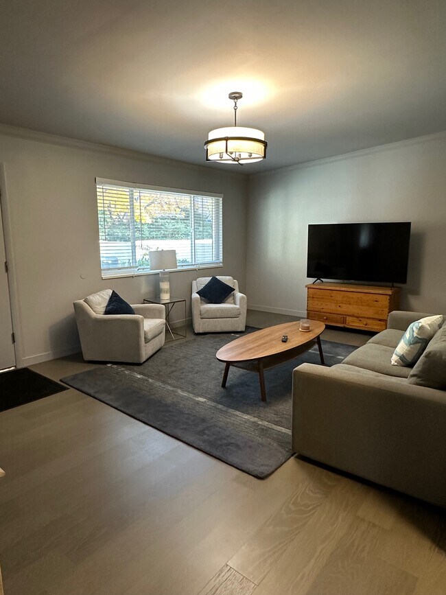 Foto del edificio - 1259 E Charlton Ave