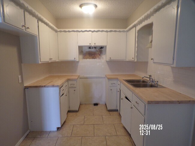 Foto del edificio - remodeled home,