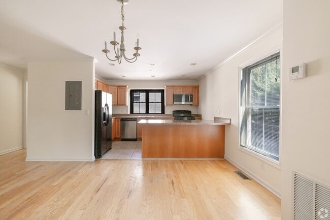 Interior Photo - Summerview Square