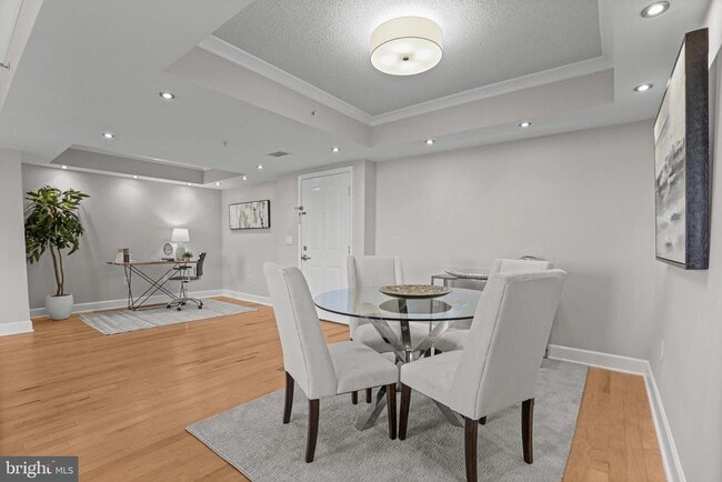 Building Photo - 1220 N Fillmore St