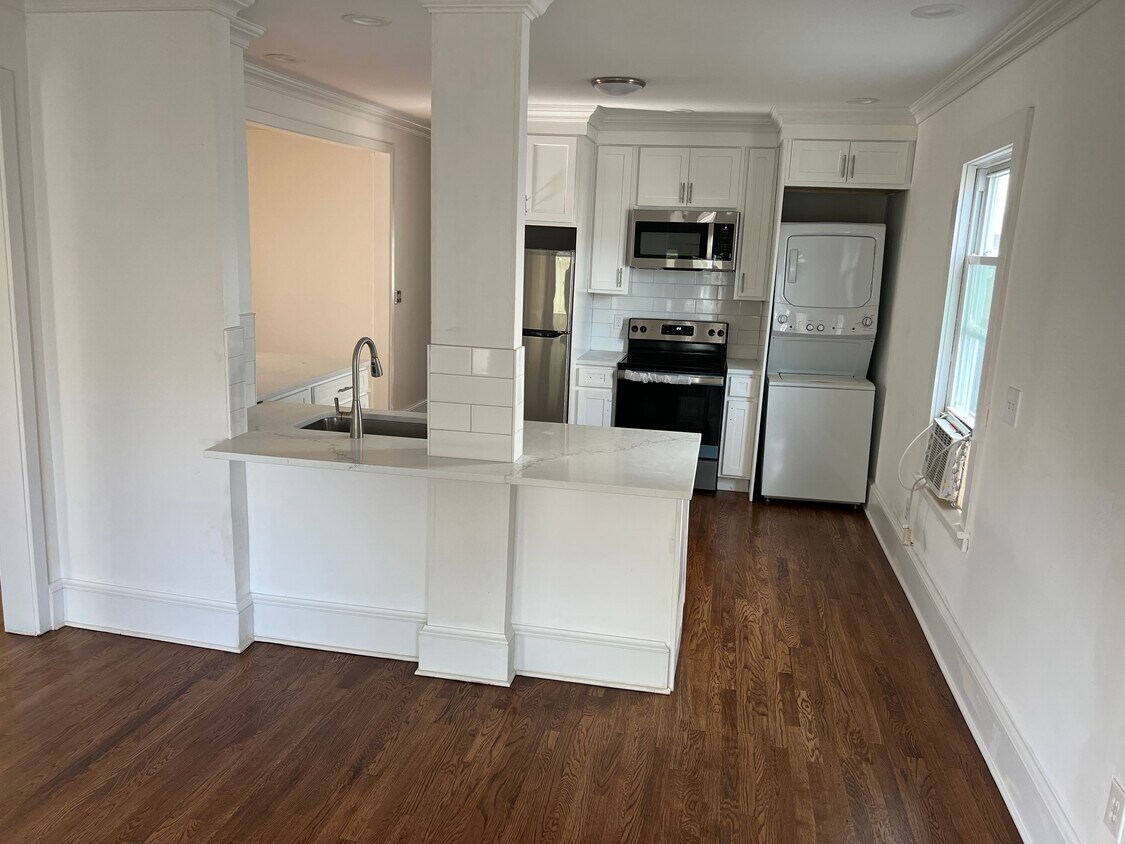 305 Grovers Ave Unit 1, Bridgeport, CT 06605 Condo for Rent in