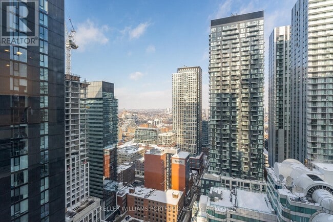 Building Photo - 115 Blue Jays Way