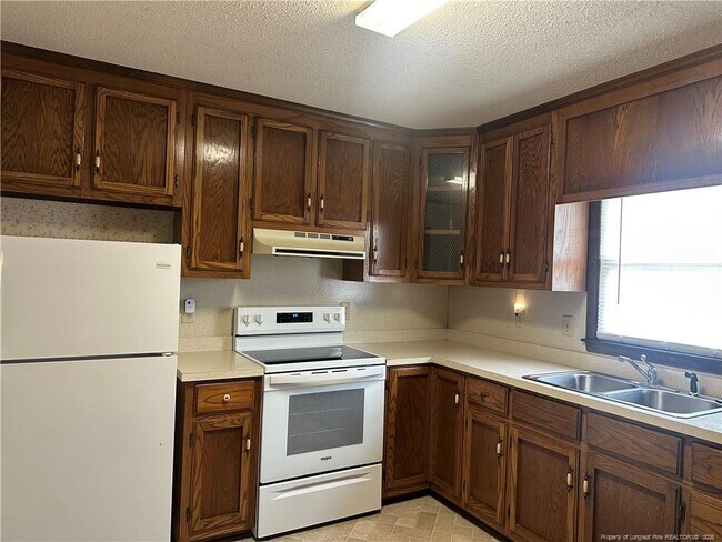 Foto del edificio - 3702 Cliffridge Dr