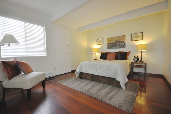 Foto del edificio - 842 Maple Ave