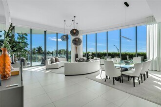 Building Photo - 2811 S Bayshore Dr