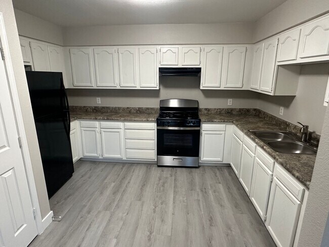 Building Photo - 62 N Vista Ave - New Listing, View Today, ...