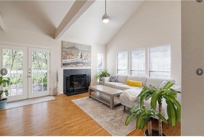 Foto del edificio - 6612 Cat Creek Trail