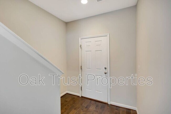 Foto del edificio - 504 Truman Dr