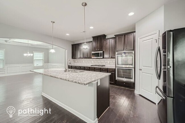 Building Photo - 3878 Lake Sanctuary Way