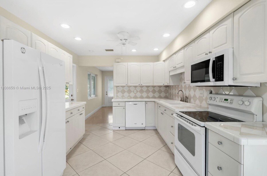 Foto principal - 330 NE 42nd Ct