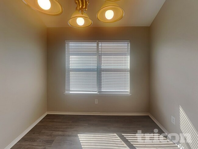 Building Photo - 932 Crowder Dr