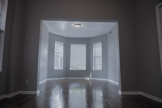 Building Photo - 5711 S Ada St