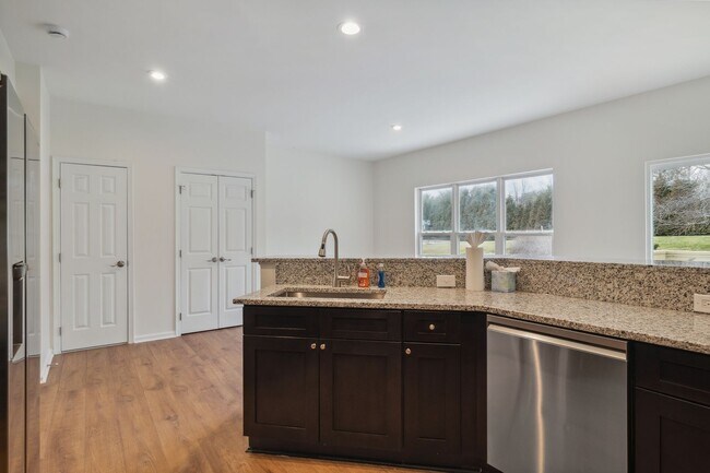Building Photo - 21193 Millwood Square