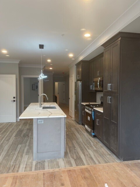 Kitchen - 682 N 5th St