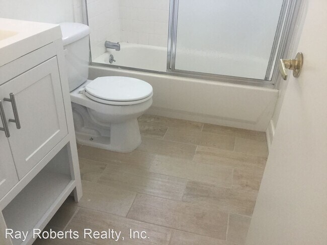 Building Photo - 315 Gladys Ave