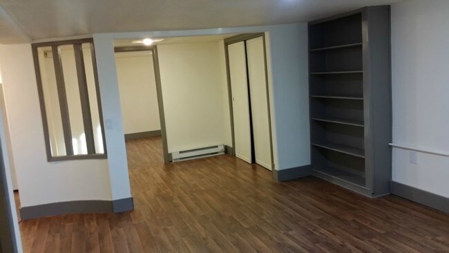 Foto del edificio - 220 E D St