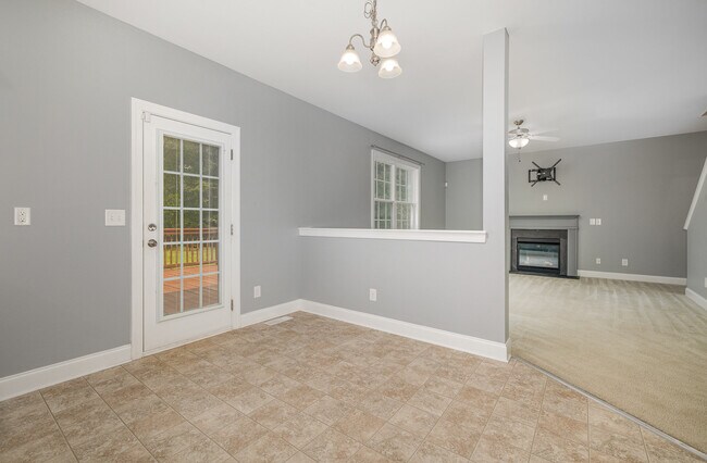 Foto del edificio - 201 Phillips Ridge Ln