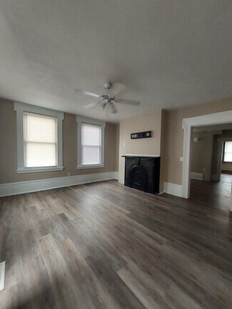 Building Photo - 401 N Mulberry St