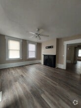 Building Photo - 401 N Mulberry St
