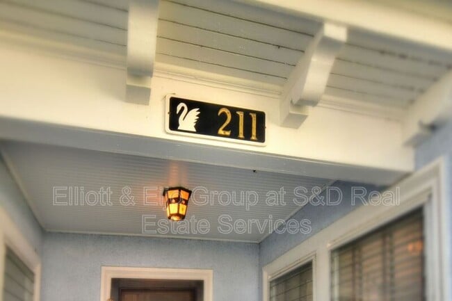 Foto del edificio - 211 E Park St