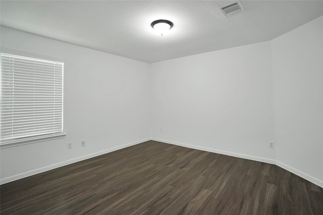 Building Photo - 9214 St Laurent Ln