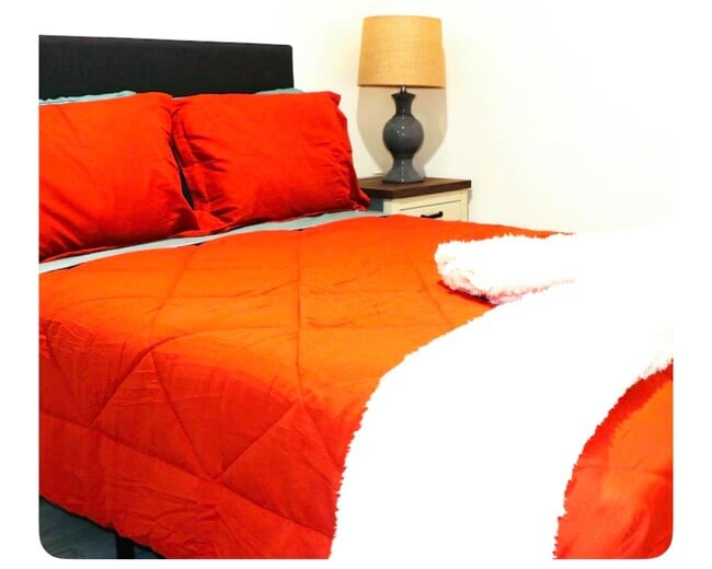 Foto del edificio - 217 West Holly Springs Rd