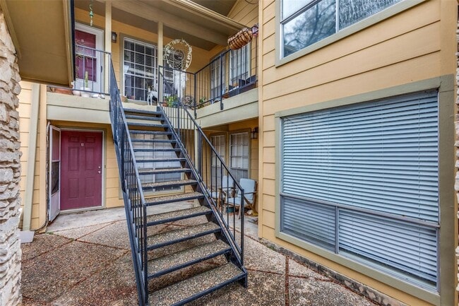 Foto del edificio - 1212 Hollow Creek Dr