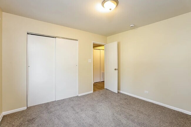 Foto del edificio - 8441 Lockwood Ave