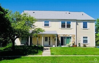 Building Photo - 832 Bloomfield Village Blvd