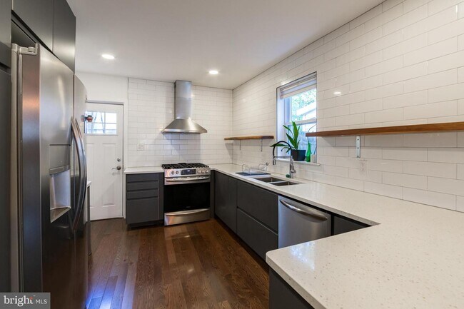 Foto del edificio - 1228 S Bucknell St