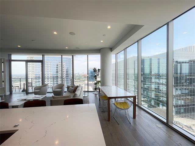 Foto del edificio - 7901 Windrose Ave.