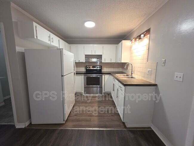 Foto del edificio - 843 Grove Ave