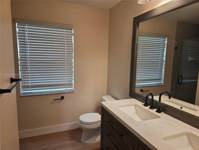 Foto del edificio - 9804 NW 43rd St