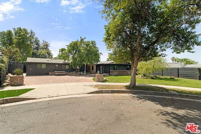 Building Photo - 5444 Cromer Pl