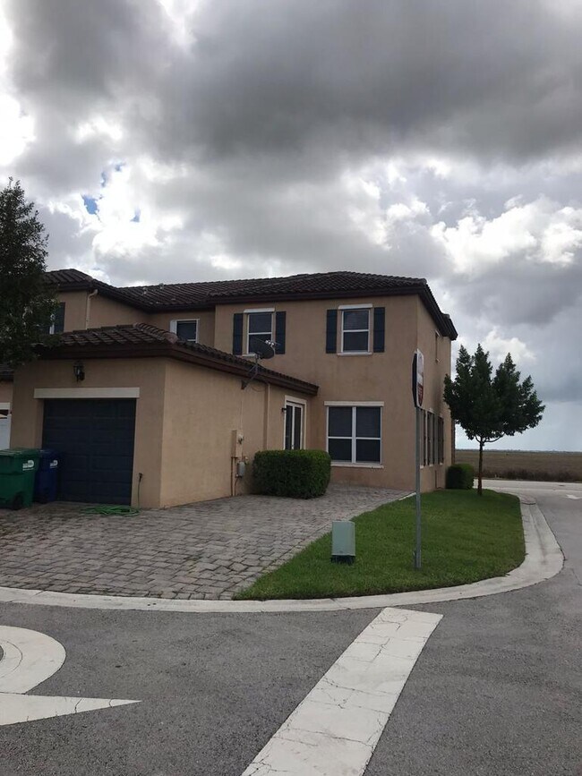 Foto del edificio - 17137 SW 96th St