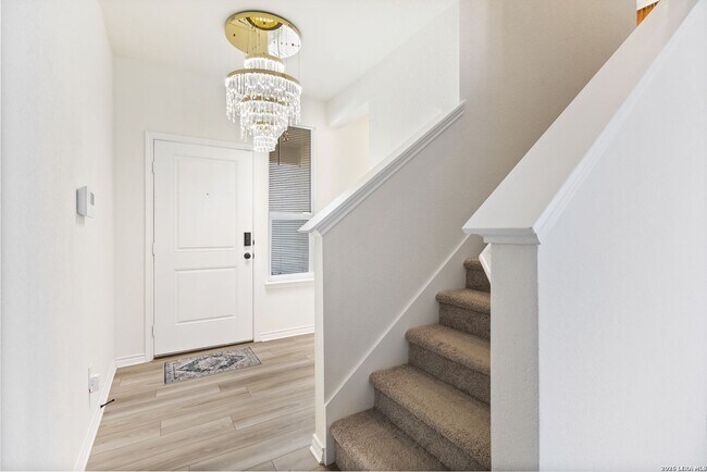 Photo - Charming Home Awaits: Spacious & Modern Living in a Prime Location