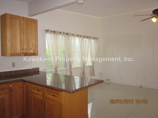 Building Photo - Clean, Conveniently Located, Hidden Gem, P...